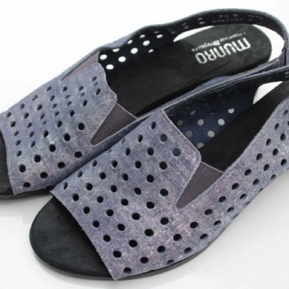Munro Mickee sling back sandals